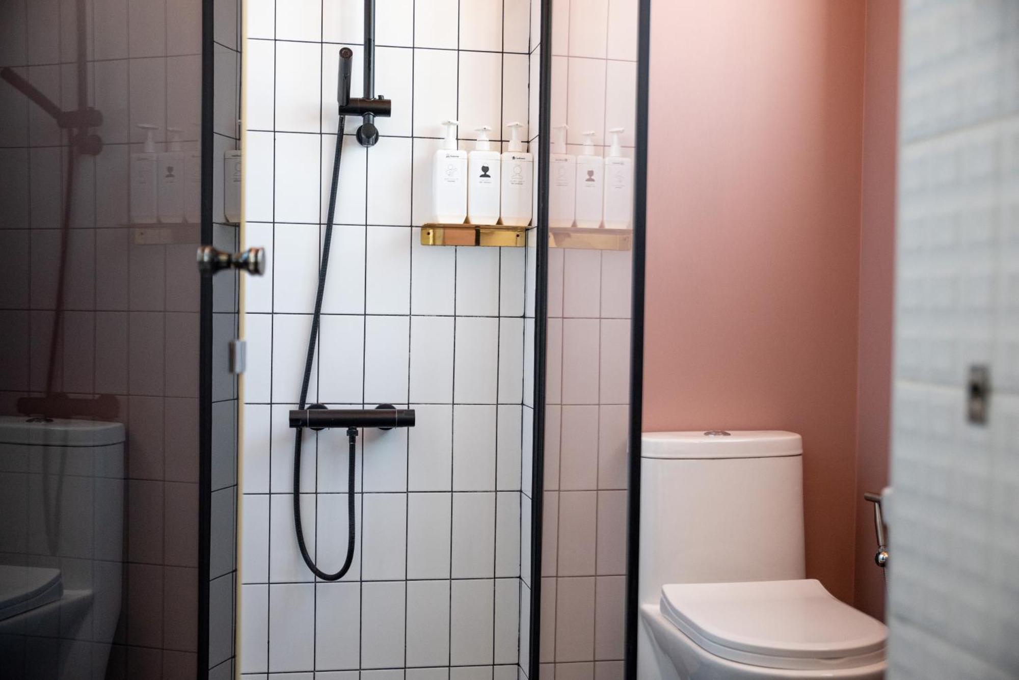 Boy Apartment -Adult Only Hualien Habitación foto