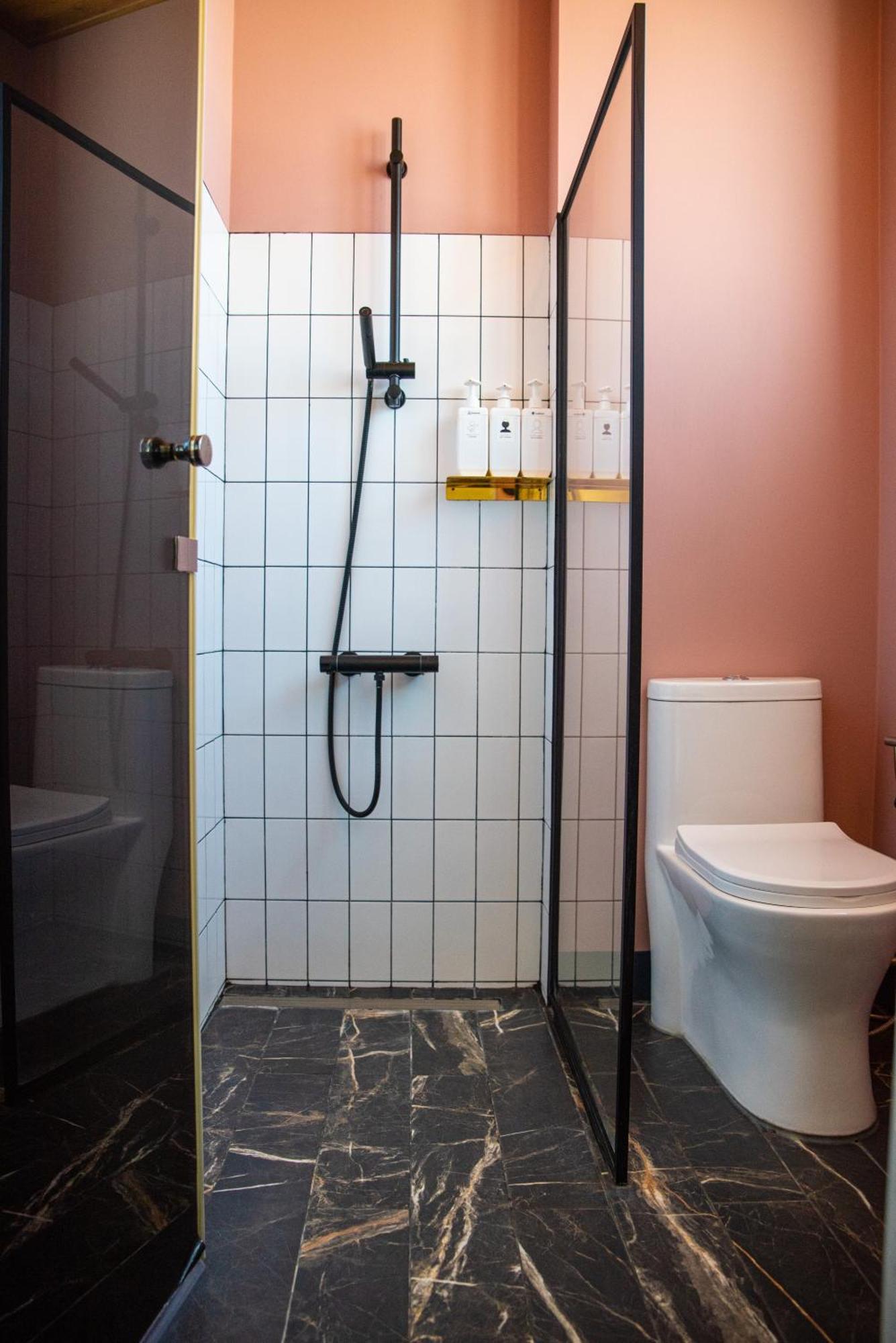 Boy Apartment -Adult Only Hualien Habitación foto